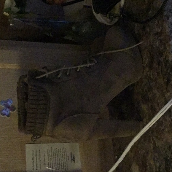 boots - Picture 2 of 2